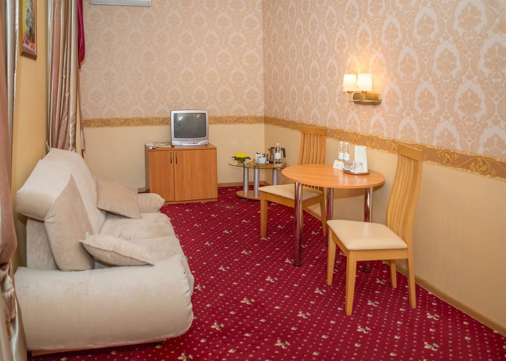Shine Hotel Odessa Zewnętrze zdjęcie