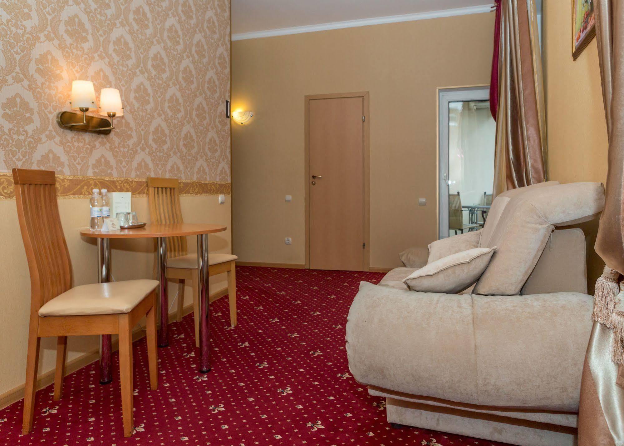 Shine Hotel Odessa Zewnętrze zdjęcie